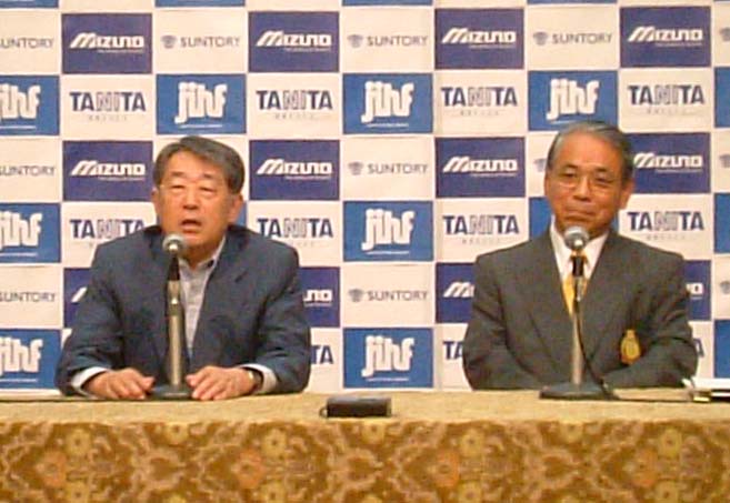 記者会見